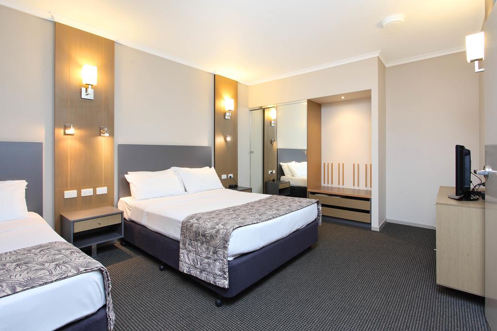 Brisbane International Virginia Hotel ภายนอก รูปภาพ