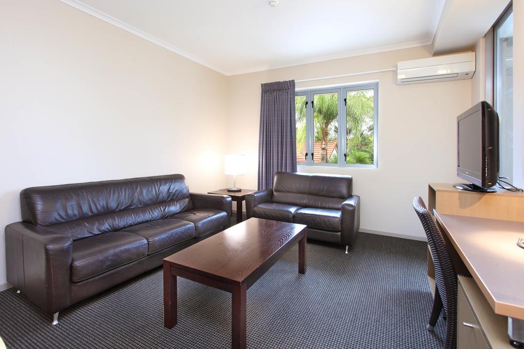 Brisbane International Virginia Hotel ภายนอก รูปภาพ