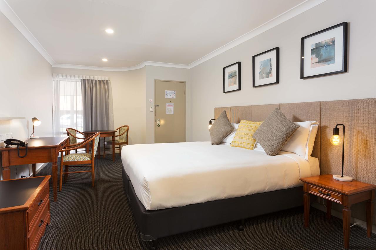 Brisbane International Virginia Hotel ภายนอก รูปภาพ