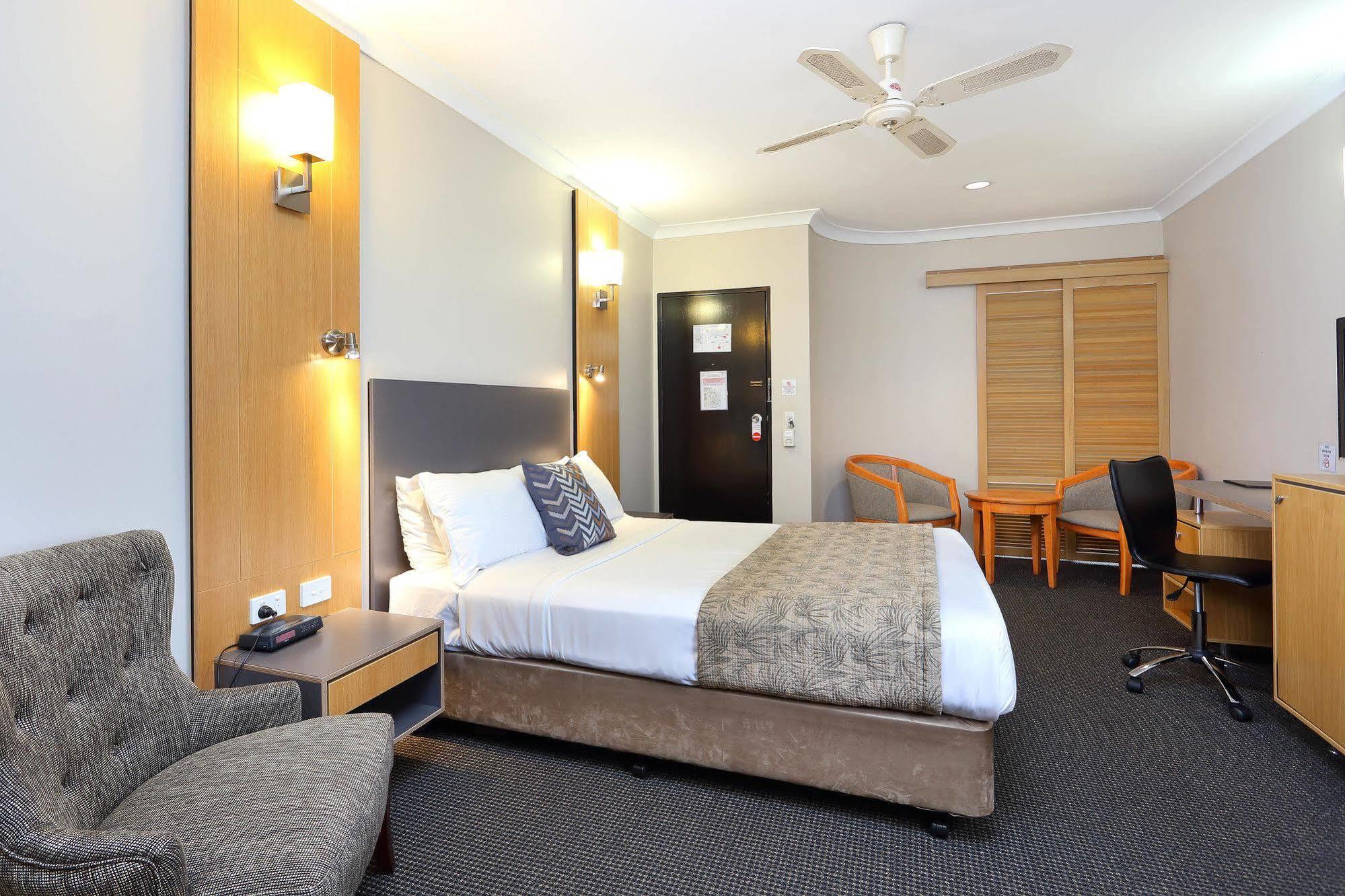 Brisbane International Virginia Hotel ภายนอก รูปภาพ