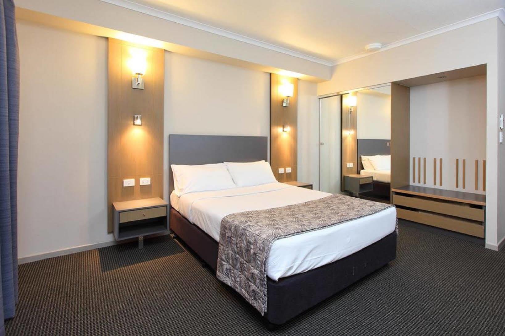 Brisbane International Virginia Hotel ภายนอก รูปภาพ