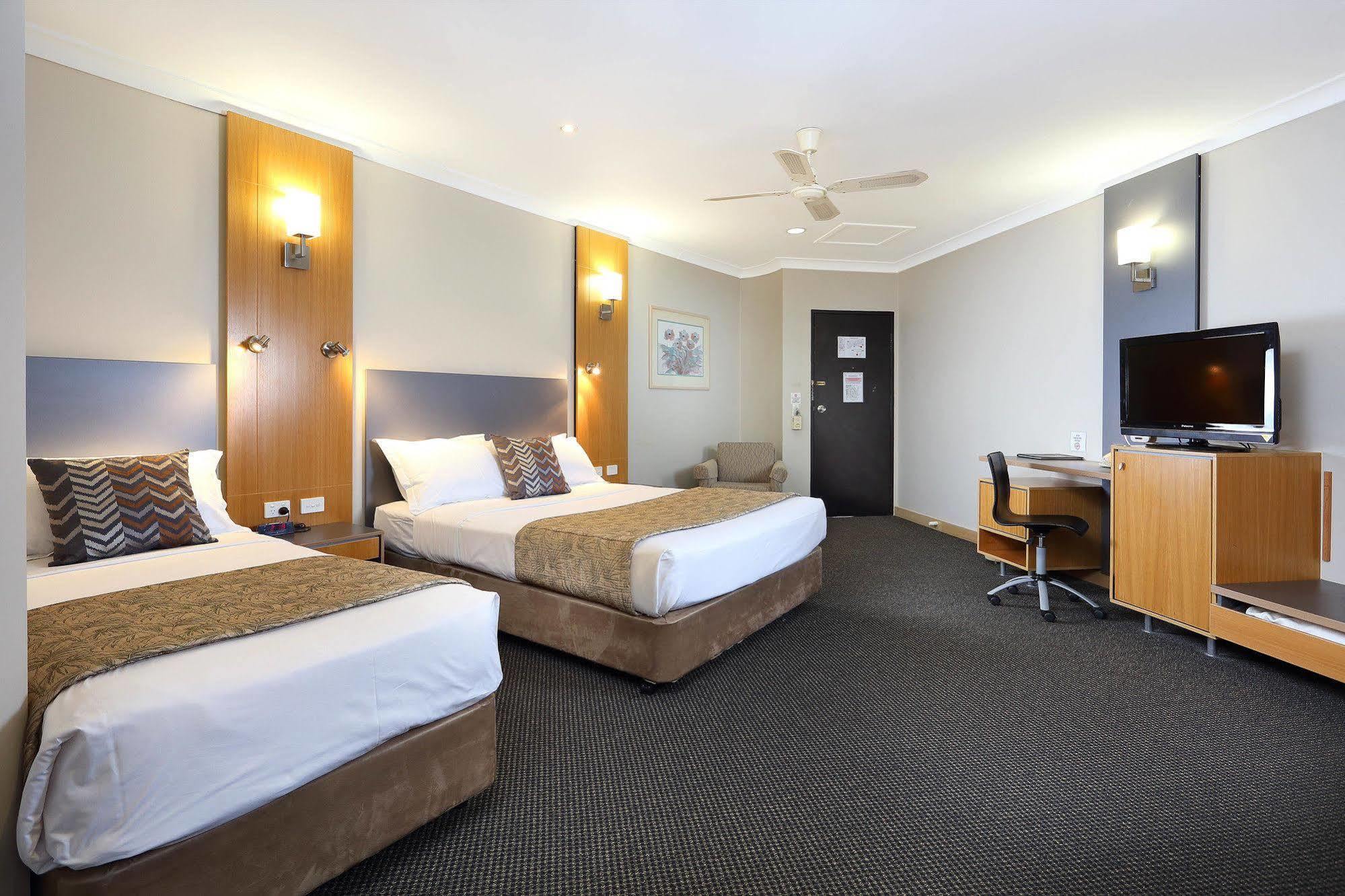 Brisbane International Virginia Hotel ภายนอก รูปภาพ